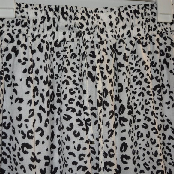 Animal Print Joggers- WITH POCKETS! - Picture 3 of 4